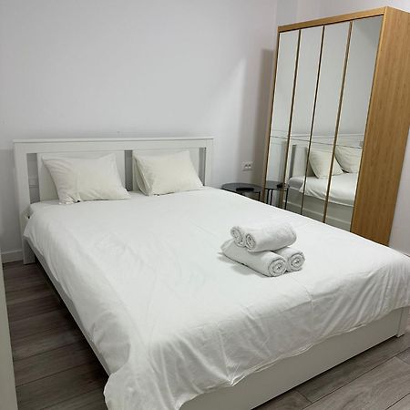 Catedral Apartment Bukares Bagian luar foto