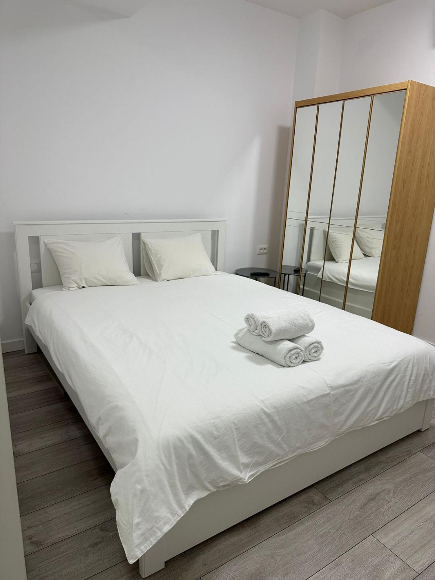 Catedral Apartment Bukares Bagian luar foto
